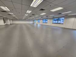 4 mins walk to MRT Office Training Centre School  Medical (D9), Office #522967441